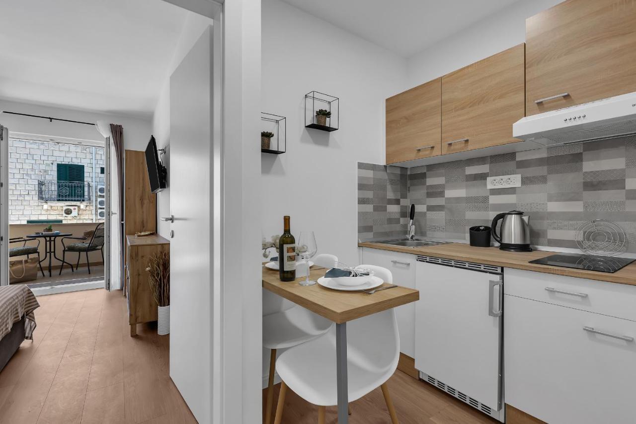 Rafael Apartment