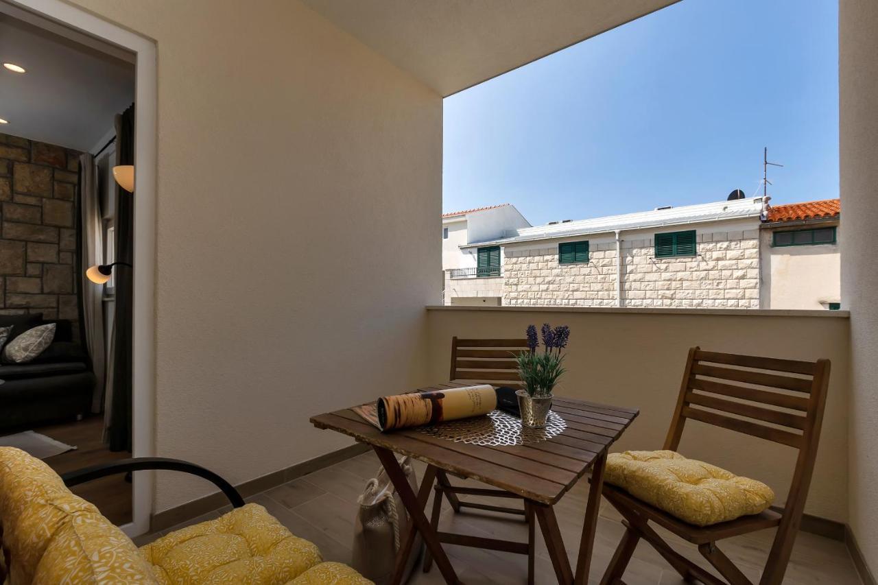 Rafael Apartment *