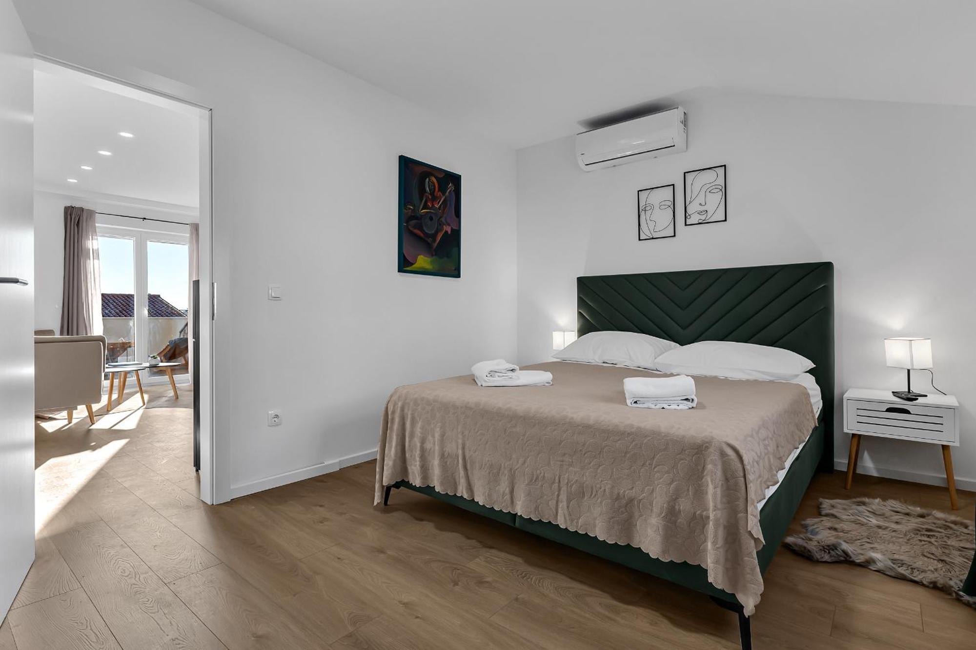Rafael Apartment *